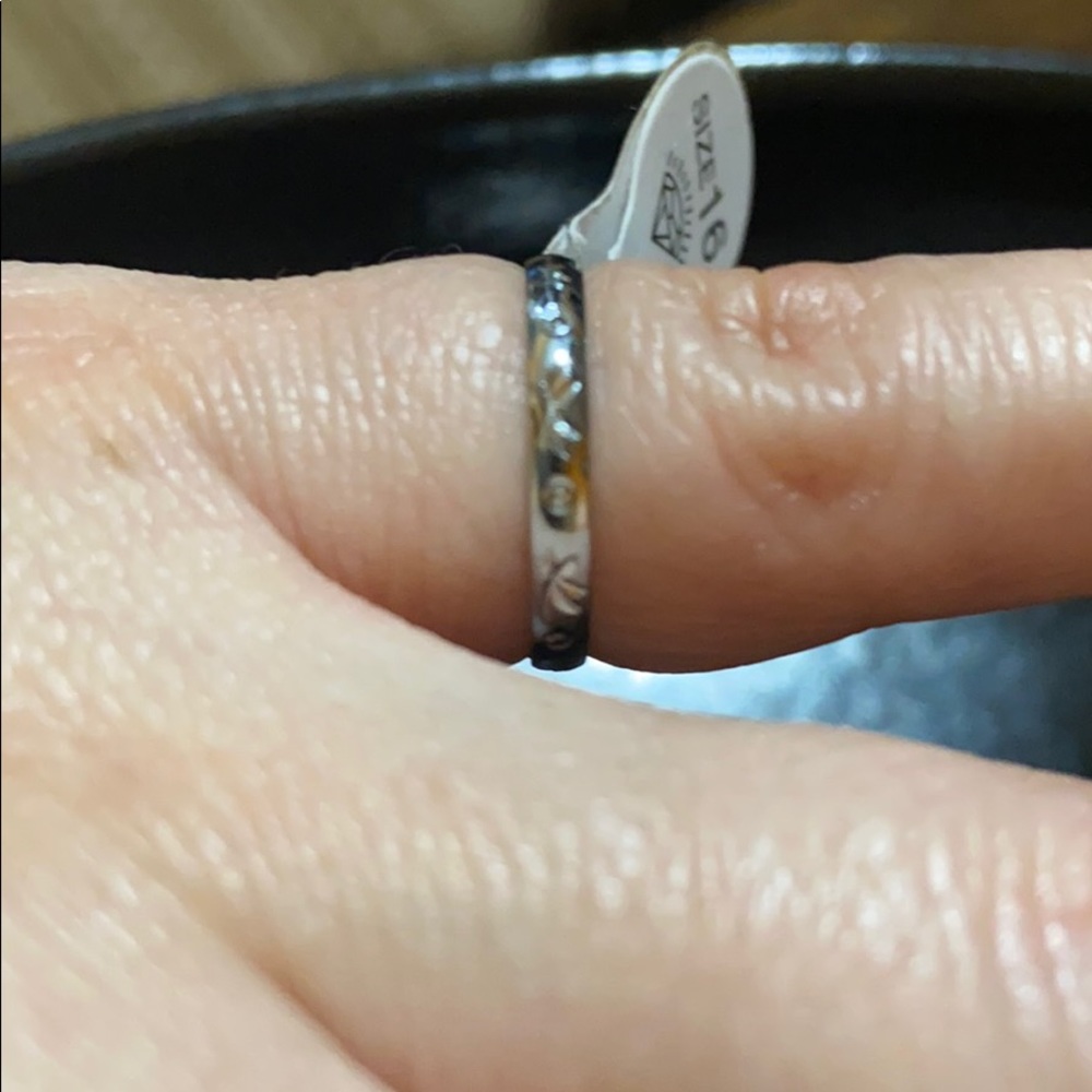 China white gold ring